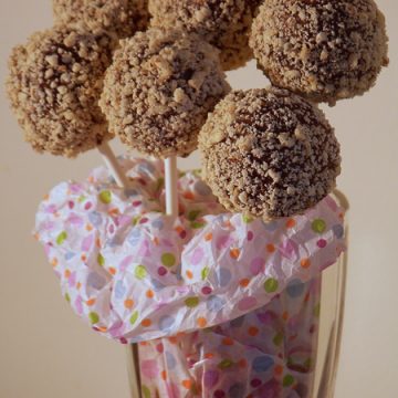 Walnut Chocolate Dream Cake Bite Pop